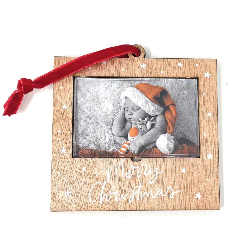 Buy L4 Wooden Xmas Hanger - White Merry Christmas - Insert 70 x 45mm - Pack of 6 from £28.08 Online